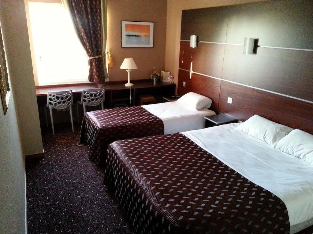 ホテル Ibis Styles Ancenis Centre エクステリア 写真
